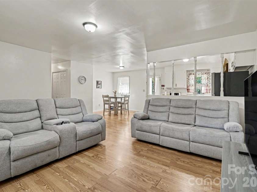 308 Carpenter Street, Kings Mountain, NC 28086.  MLS# CAR4393914, YatesRealty ID 33627. 