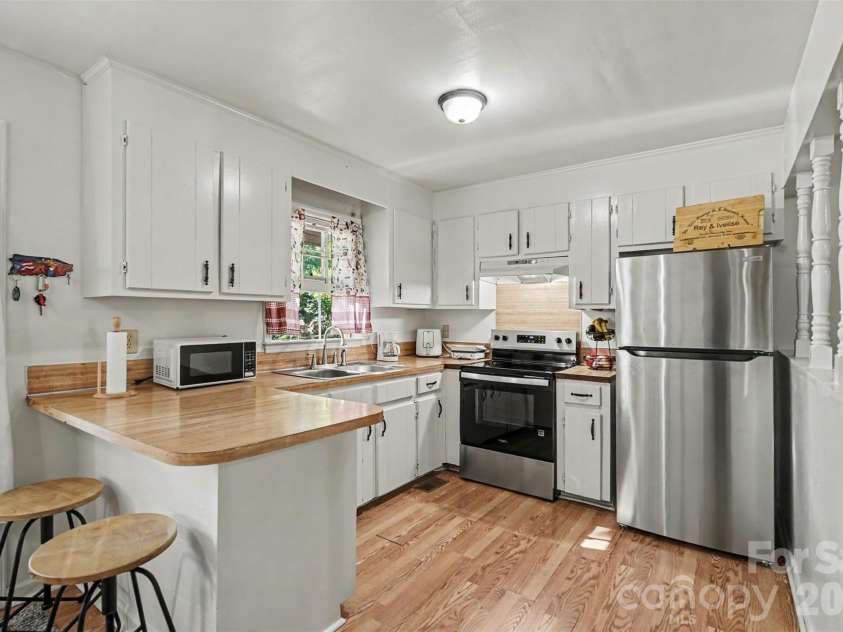 308 Carpenter Street, Kings Mountain, NC 28086.  MLS# CAR4393914, YatesRealty ID 33627. 
