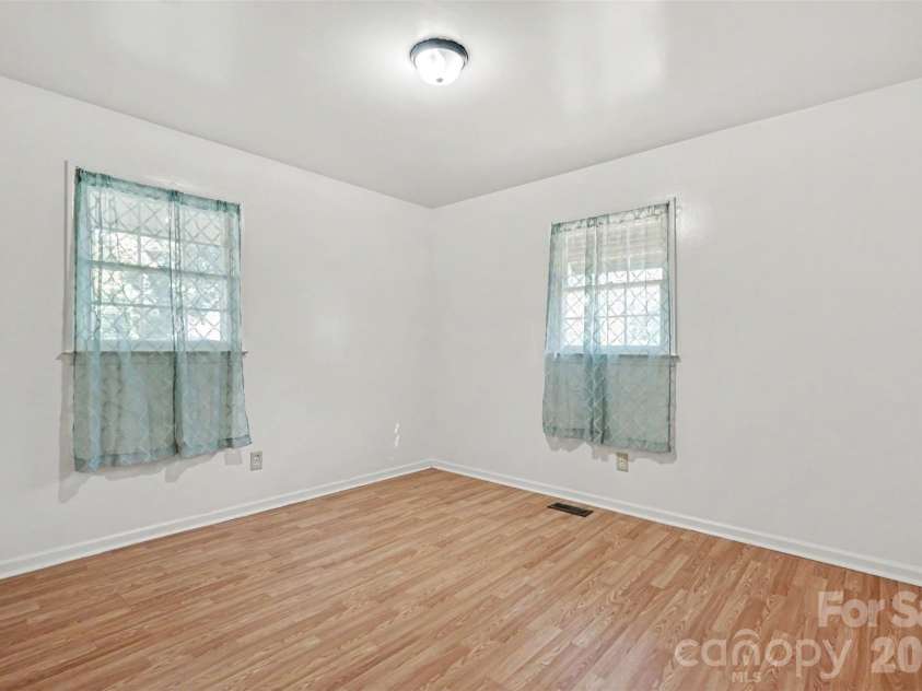308 Carpenter Street, Kings Mountain, NC 28086.  MLS# CAR4393914, YatesRealty ID 33627. 