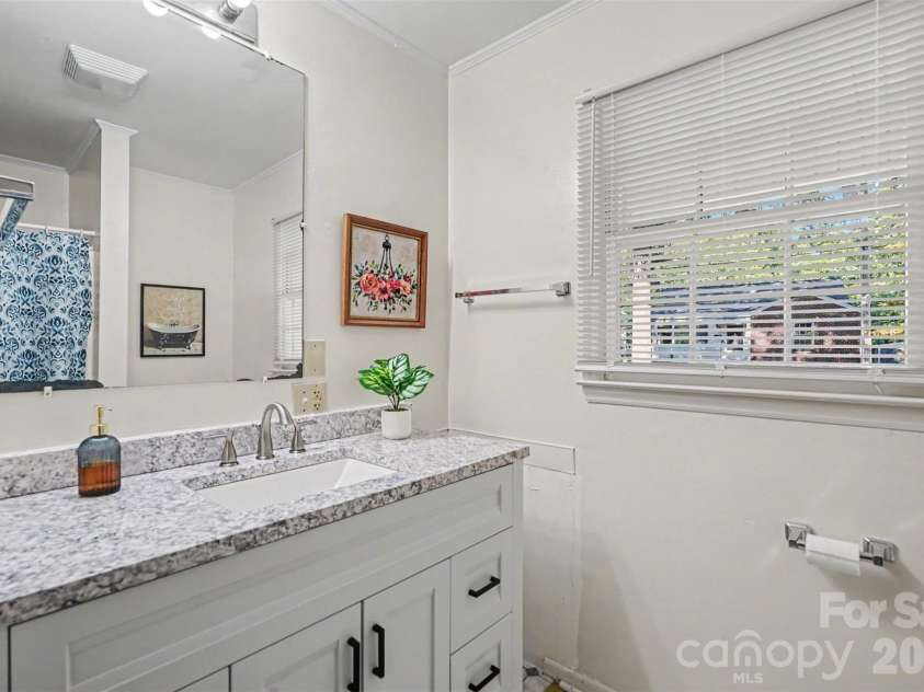308 Carpenter Street, Kings Mountain, NC 28086.  MLS# CAR4393914, YatesRealty ID 33627. 