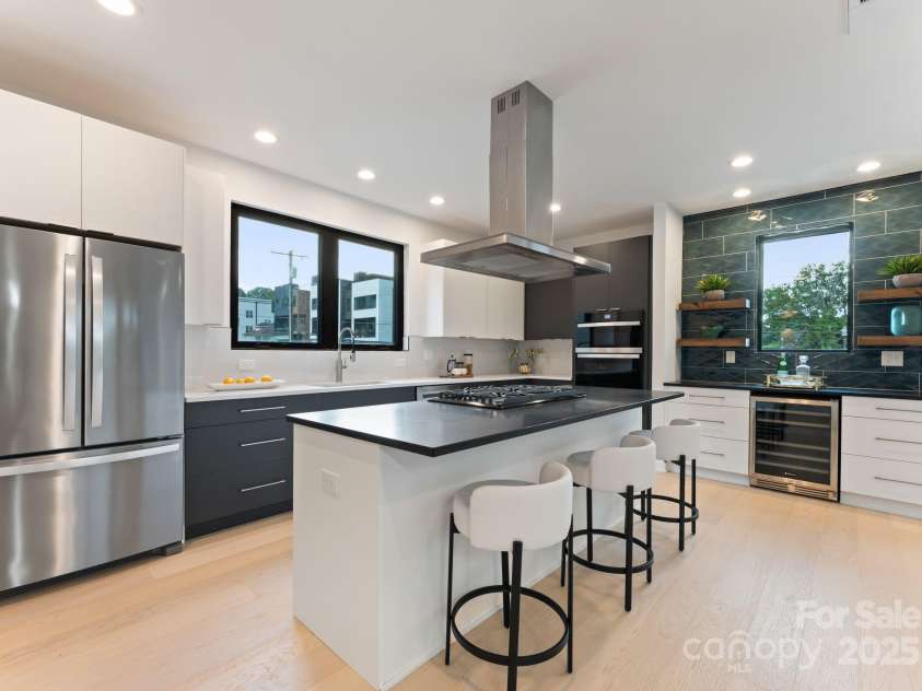 412 State Street, Charlotte, NC 28208.  MLS# CAR4273285, YatesRealty ID 33628. 
