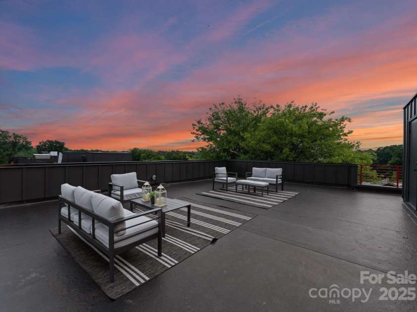 412 State Street, Charlotte, NC 28208.  MLS# CAR4273285, YatesRealty ID 33628. 920+ SF rooftop.