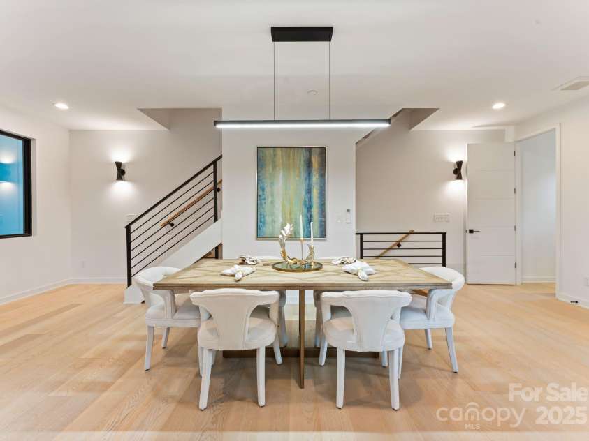 412 State Street, Charlotte, NC 28208.  MLS# CAR4273285, YatesRealty ID 33628. Dining area.