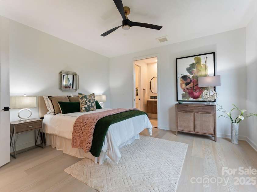 412 State Street, Charlotte, NC 28208.  MLS# CAR4273285, YatesRealty ID 33628. Guest bedroom.