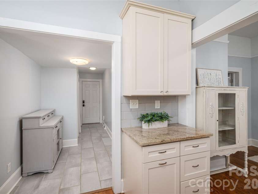 58 4th Street, Cramerton, NC 28032.  MLS# CAR4392035, YatesRealty ID 33628. Hall Way