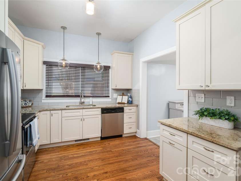58 4th Street, Cramerton, NC 28032.  MLS# CAR4392035, YatesRealty ID 33628. Kitchen