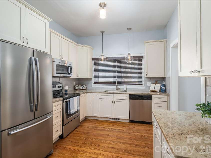 58 4th Street, Cramerton, NC 28032.  MLS# CAR4392035, YatesRealty ID 33628. Kitchen