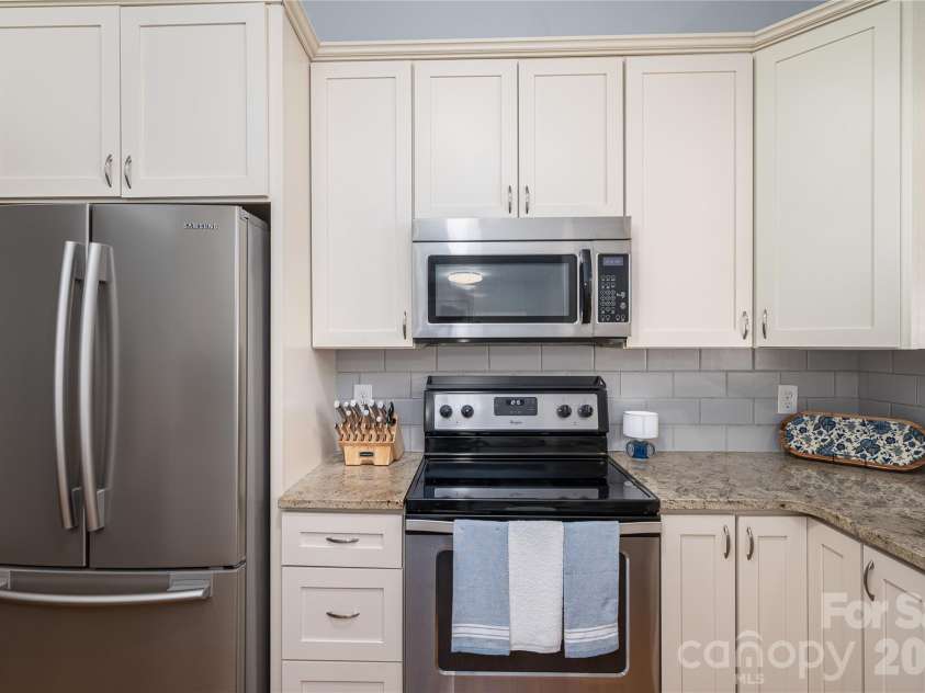 58 4th Street, Cramerton, NC 28032.  MLS# CAR4392035, YatesRealty ID 33628. Kitchen
