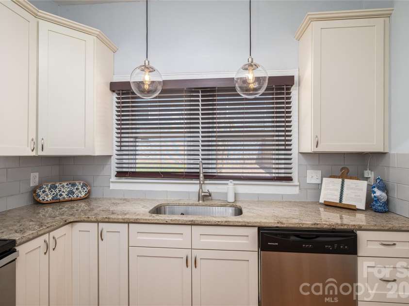 58 4th Street, Cramerton, NC 28032.  MLS# CAR4392035, YatesRealty ID 33628. Kitchen
