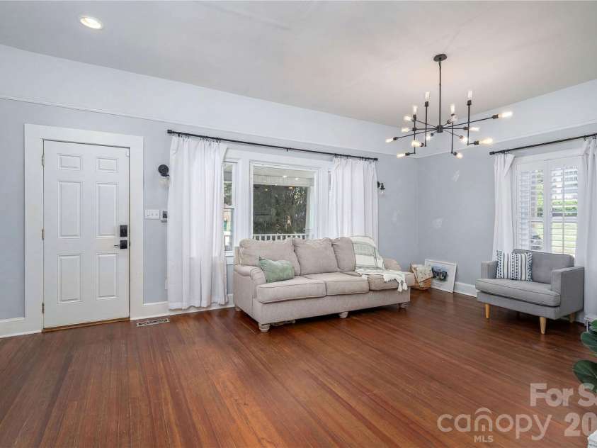 58 4th Street, Cramerton, NC 28032.  MLS# CAR4392035, YatesRealty ID 33628. Living Room