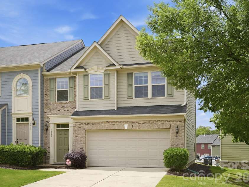 1760 Evergreen Drive, Charlotte, NC 28208.  MLS# CAR4394330, YatesRealty ID 33629. 