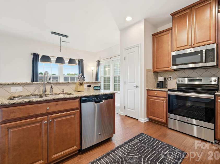 1760 Evergreen Drive, Charlotte, NC 28208.  MLS# CAR4394330, YatesRealty ID 33629. 