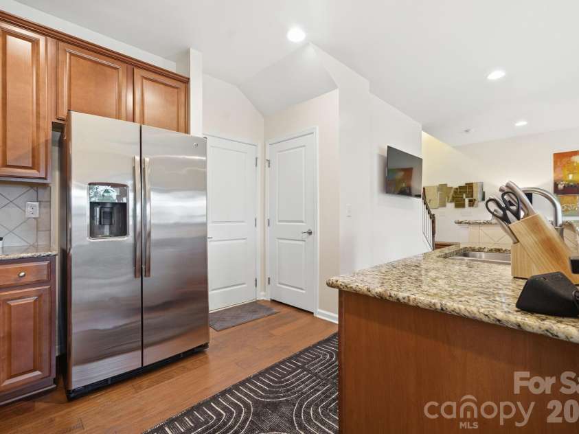 1760 Evergreen Drive, Charlotte, NC 28208.  MLS# CAR4394330, YatesRealty ID 33629. 
