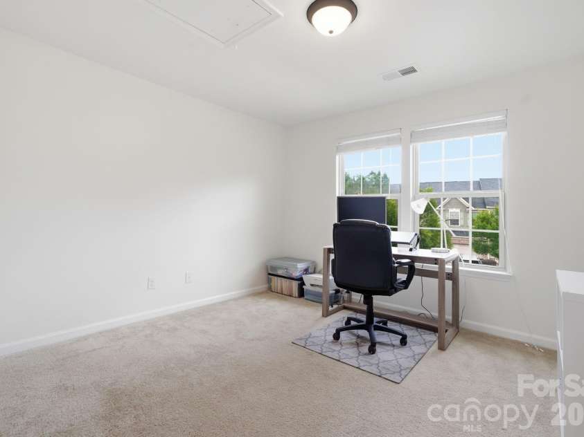 1760 Evergreen Drive, Charlotte, NC 28208.  MLS# CAR4394330, YatesRealty ID 33629. 
