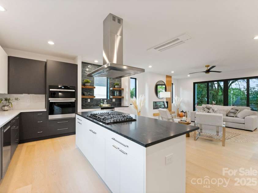 414 State Street, Charlotte, NC 28208.  MLS# CAR4273490, YatesRealty ID 33629. 