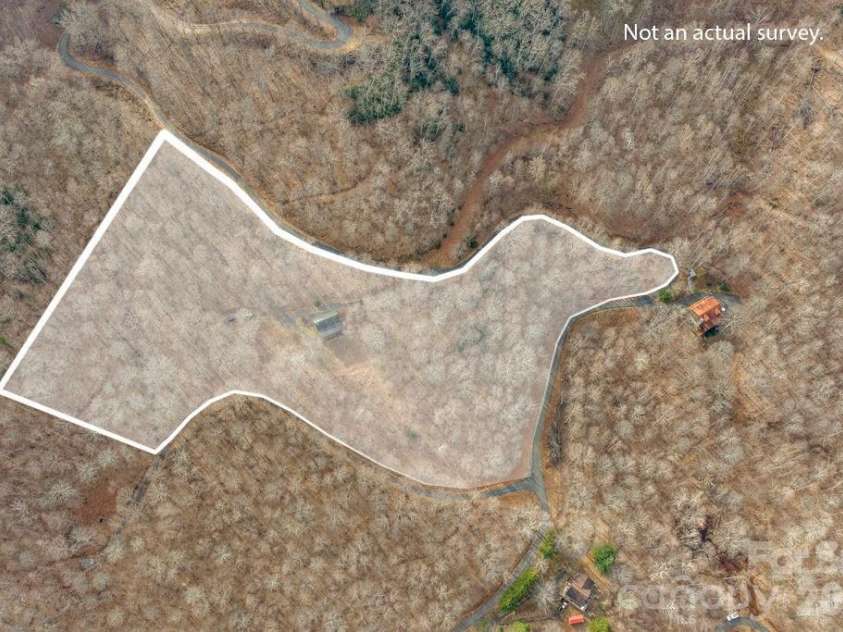 461 Arrowhead Ridge Road, Spruce Pine, NC 28777.  MLS# CAR4353927, YatesRealty ID 3363. 