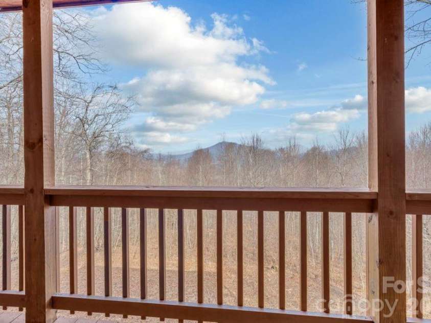 461 Arrowhead Ridge Road, Spruce Pine, NC 28777.  MLS# CAR4353927, YatesRealty ID 3363. 