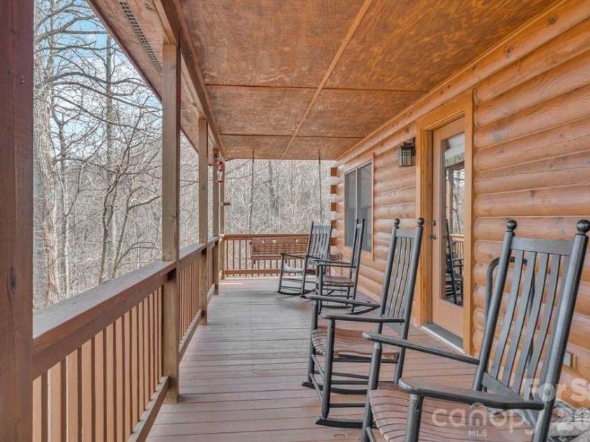 461 Arrowhead Ridge Road, Spruce Pine, NC 28777.  MLS# CAR4353927, YatesRealty ID 3363. 
