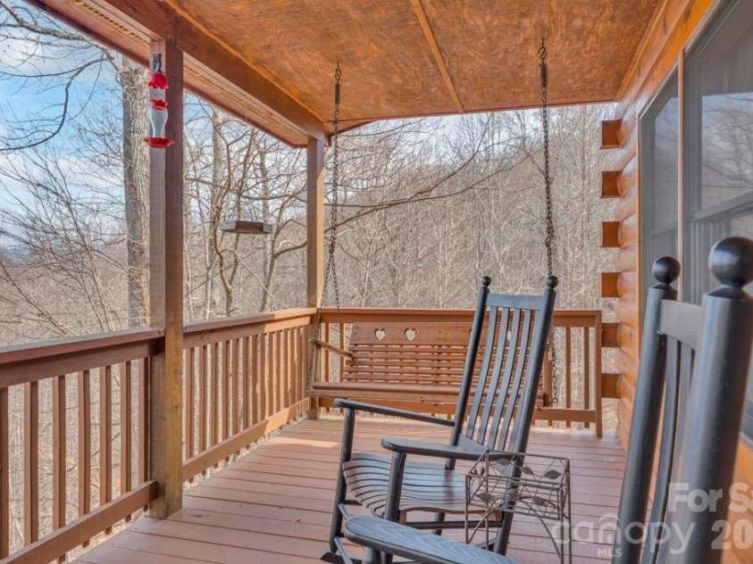 461 Arrowhead Ridge Road, Spruce Pine, NC 28777.  MLS# CAR4353927, YatesRealty ID 3363. 