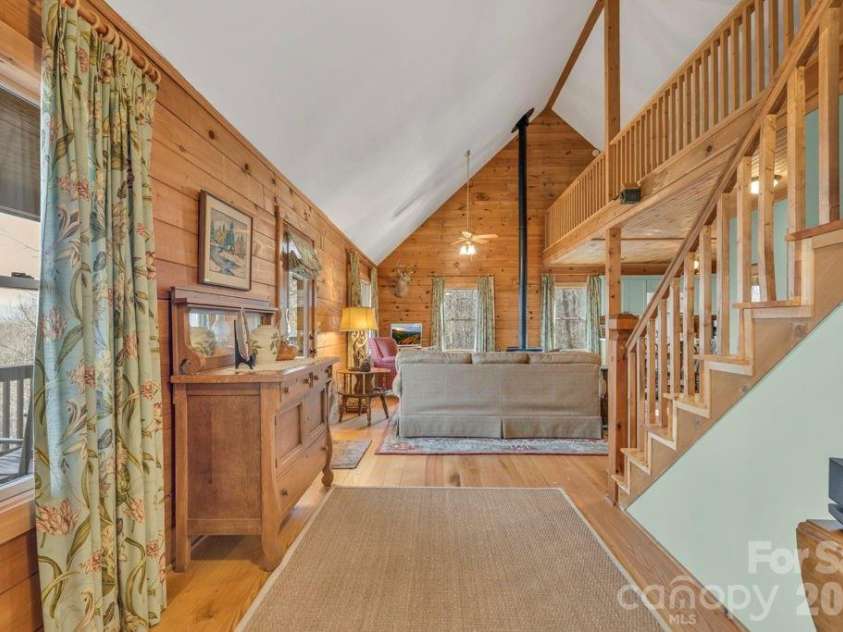 461 Arrowhead Ridge Road, Spruce Pine, NC 28777.  MLS# CAR4353927, YatesRealty ID 3363. 