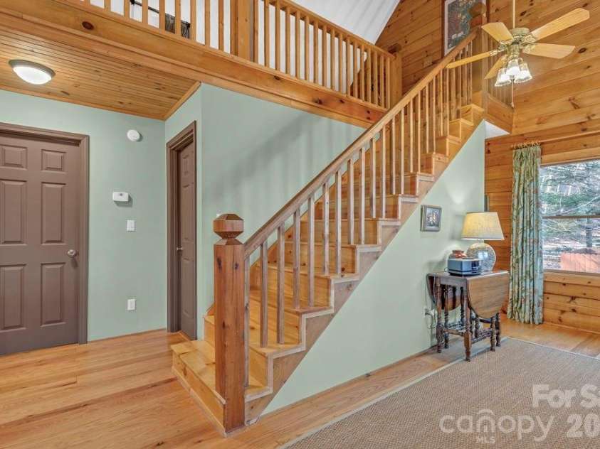 461 Arrowhead Ridge Road, Spruce Pine, NC 28777.  MLS# CAR4353927, YatesRealty ID 3363. 