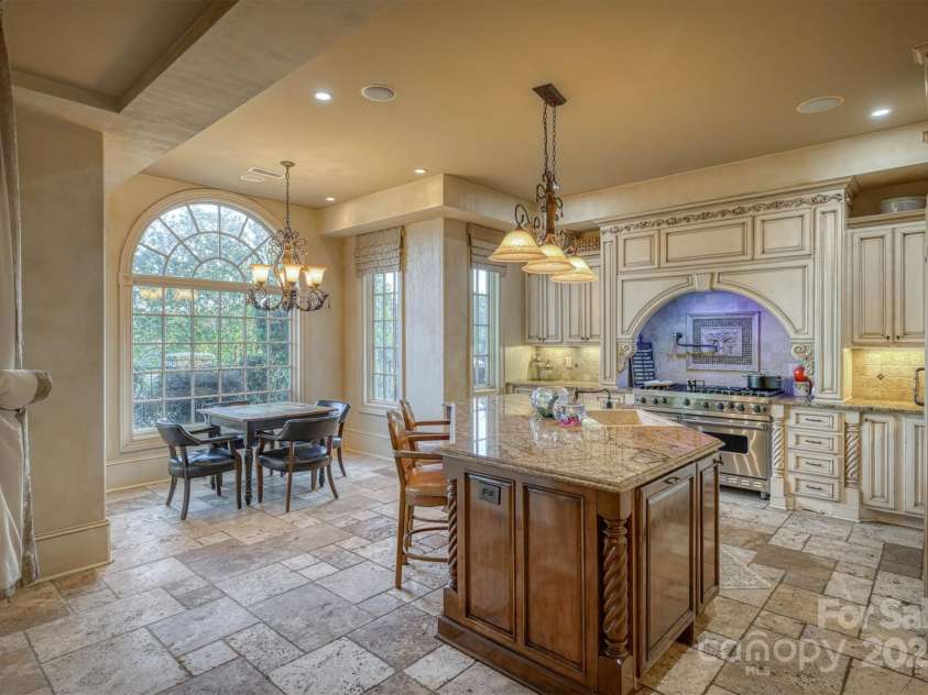 806 37th Avenue, Hickory, NC 28601.  MLS# CAR4275411, YatesRealty ID 33630. 