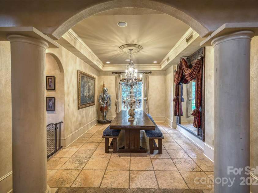 806 37th Avenue, Hickory, NC 28601.  MLS# CAR4275411, YatesRealty ID 33630. 