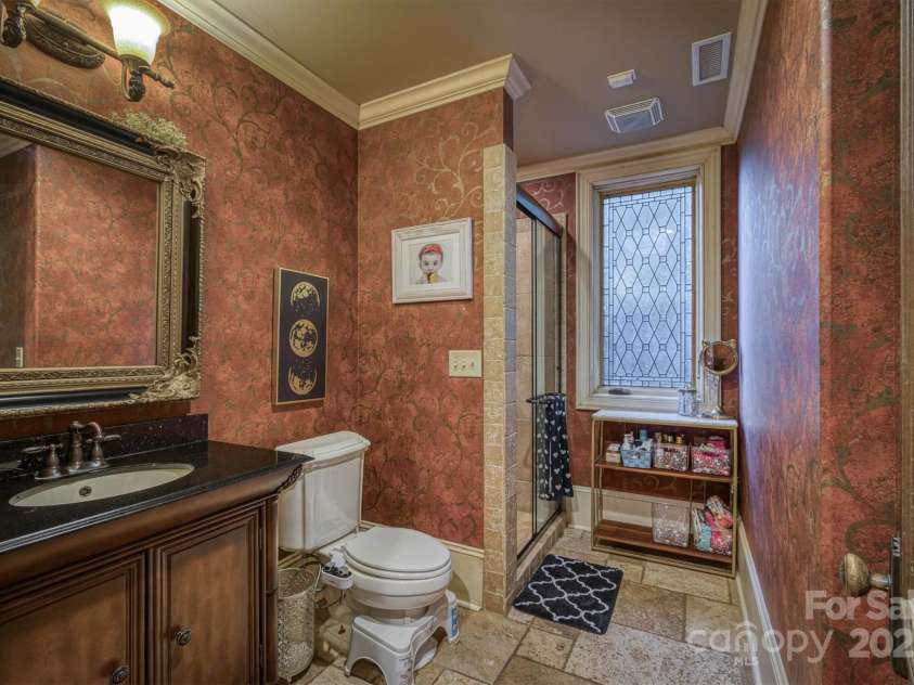 806 37th Avenue, Hickory, NC 28601.  MLS# CAR4275411, YatesRealty ID 33630. 