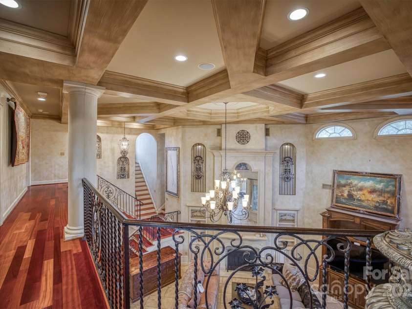 806 37th Avenue, Hickory, NC 28601.  MLS# CAR4275411, YatesRealty ID 33630. 