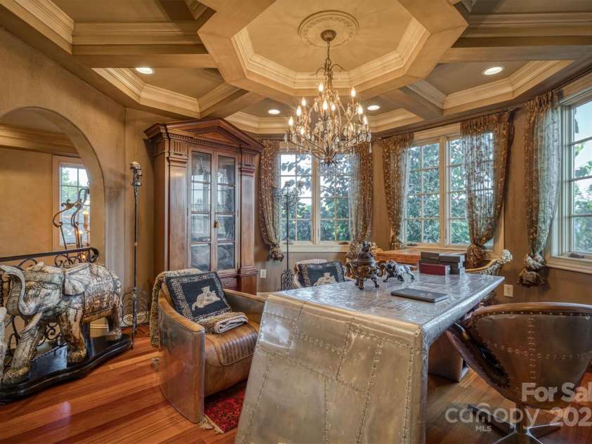 806 37th Avenue, Hickory, NC 28601.  MLS# CAR4275411, YatesRealty ID 33630. 