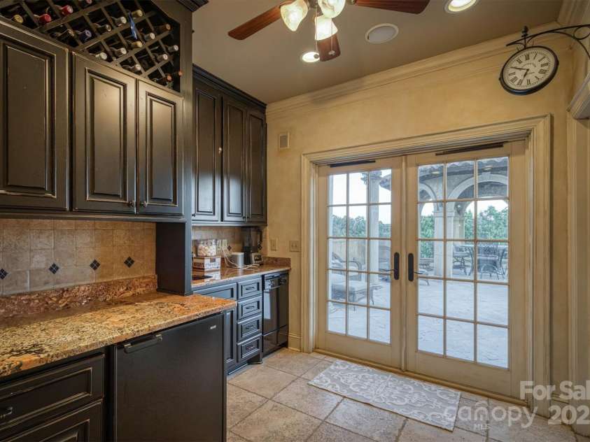 806 37th Avenue, Hickory, NC 28601.  MLS# CAR4275411, YatesRealty ID 33630. 