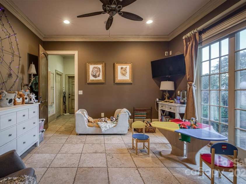 806 37th Avenue, Hickory, NC 28601.  MLS# CAR4275411, YatesRealty ID 33630. Play room off of Primary bathroom 