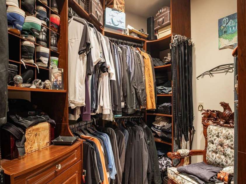 806 37th Avenue, Hickory, NC 28601.  MLS# CAR4275411, YatesRealty ID 33630. Primary Closet 