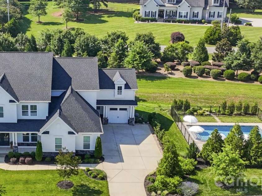 11104 Benjamin Smith Avenue, Huntersville, NC 28078.  MLS# CAR4393924, YatesRealty ID 33631. 