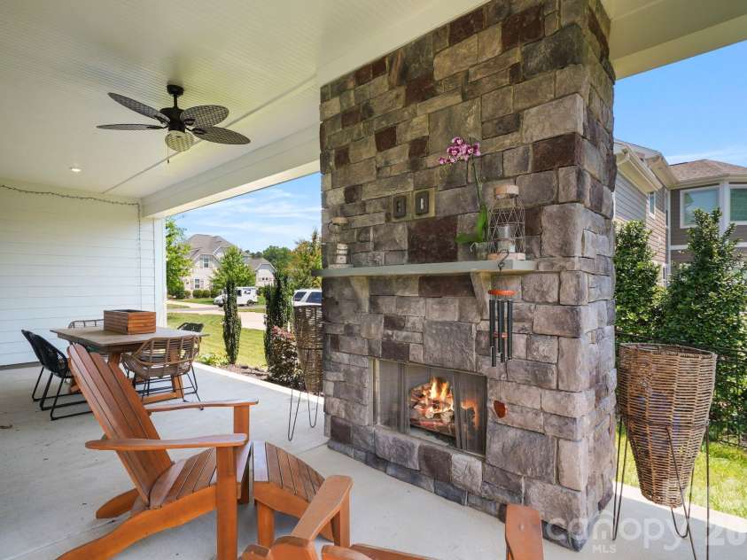 11104 Benjamin Smith Avenue, Huntersville, NC 28078.  MLS# CAR4393924, YatesRealty ID 33631. 