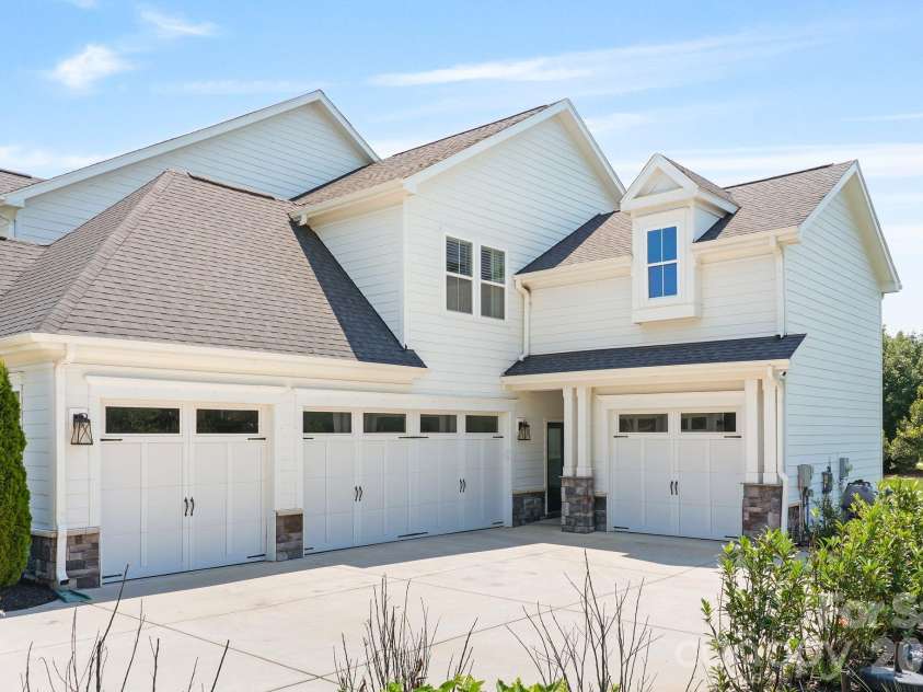 11104 Benjamin Smith Avenue, Huntersville, NC 28078.  MLS# CAR4393924, YatesRealty ID 33631. 