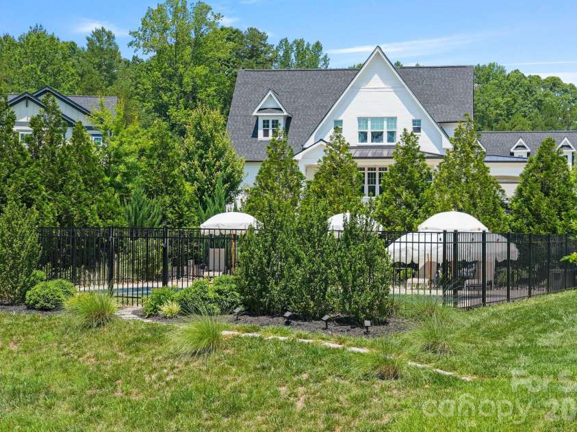 11104 Benjamin Smith Avenue, Huntersville, NC 28078.  MLS# CAR4393924, YatesRealty ID 33631. 