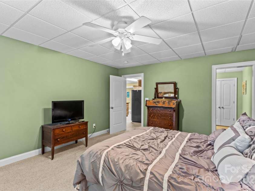 158 Winding Brook Way, Statesville, NC 28625.  MLS# CAR4283672, YatesRealty ID 33632. 