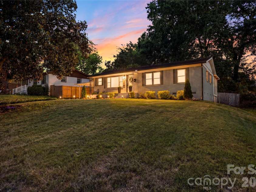 3629 Sargeant Drive, Charlotte, NC 28217.  MLS# CAR4393452, YatesRealty ID 33632. 