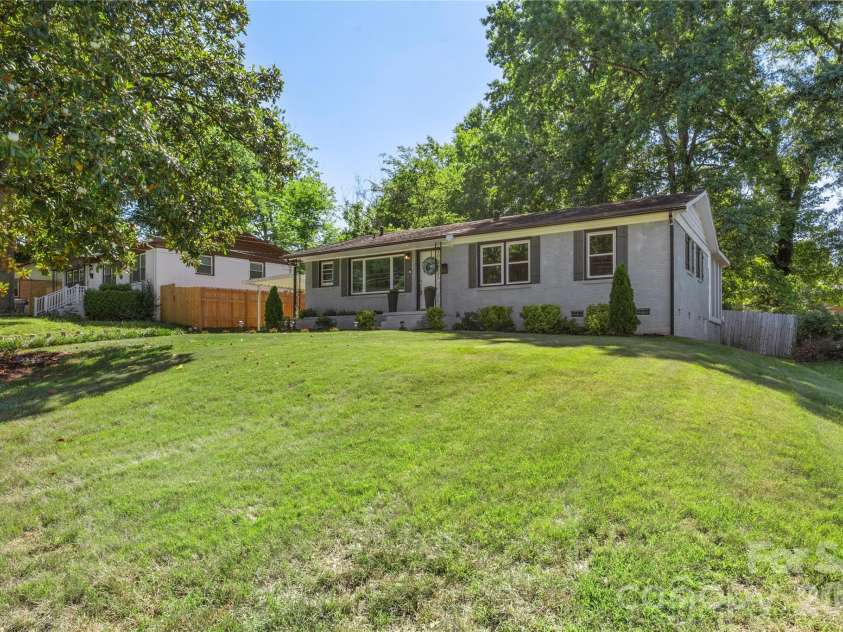 3629 Sargeant Drive, Charlotte, NC 28217.  MLS# CAR4393452, YatesRealty ID 33632. 