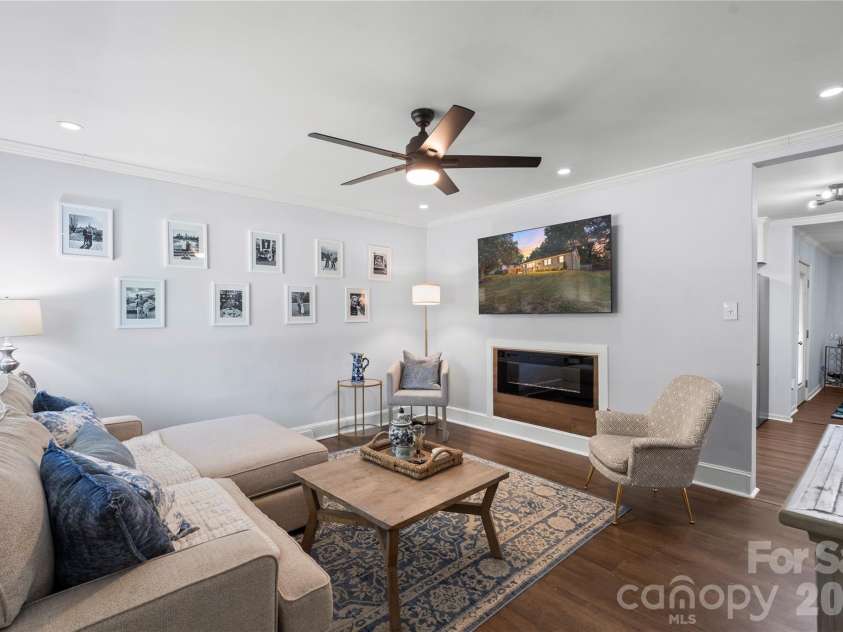 3629 Sargeant Drive, Charlotte, NC 28217.  MLS# CAR4393452, YatesRealty ID 33632. 