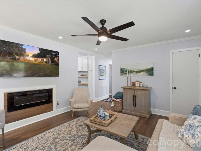 3629 Sargeant Drive, Charlotte, NC 28217.  MLS# CAR4393452, YatesRealty ID 33632. 