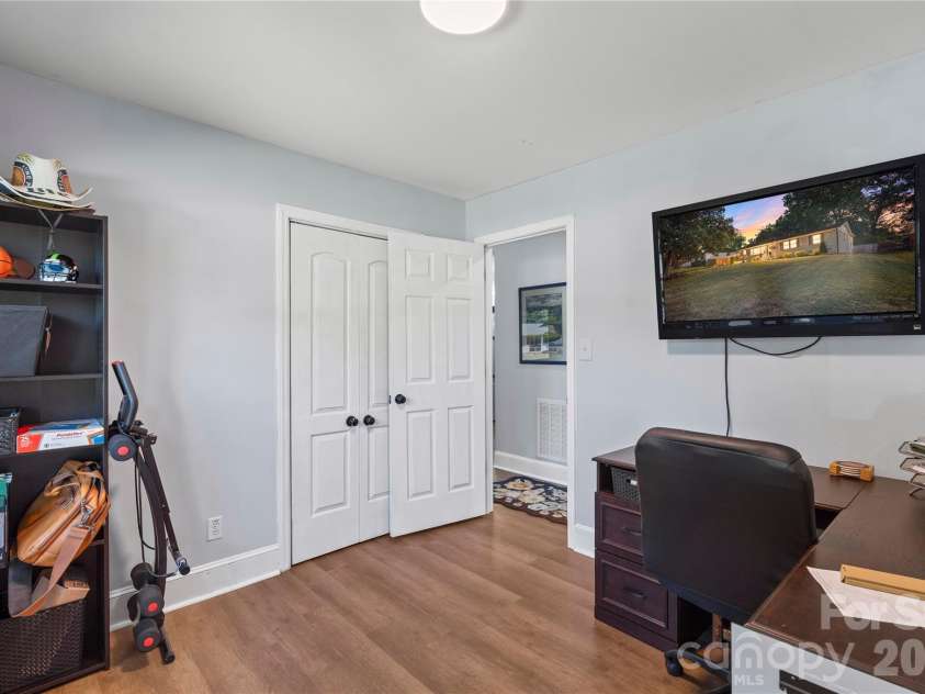 3629 Sargeant Drive, Charlotte, NC 28217.  MLS# CAR4393452, YatesRealty ID 33632. 