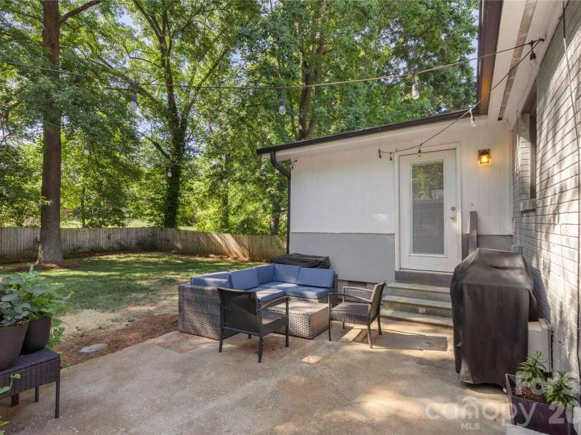3629 Sargeant Drive, Charlotte, NC 28217.  MLS# CAR4393452, YatesRealty ID 33632. 