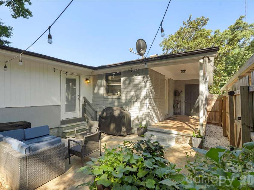 3629 Sargeant Drive, Charlotte, NC 28217.  MLS# CAR4393452, YatesRealty ID 33632. 