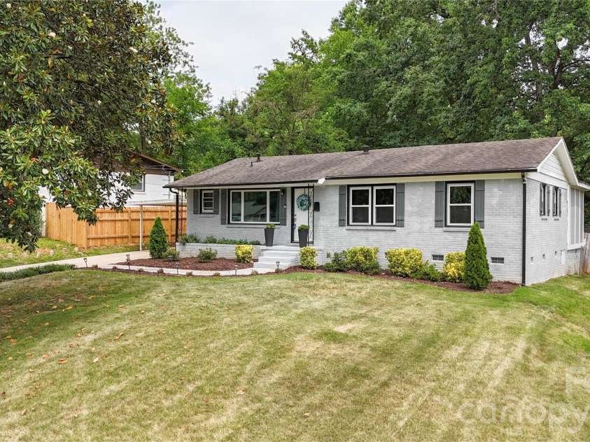 3629 Sargeant Drive, Charlotte, NC 28217.  MLS# CAR4393452, YatesRealty ID 33632. 