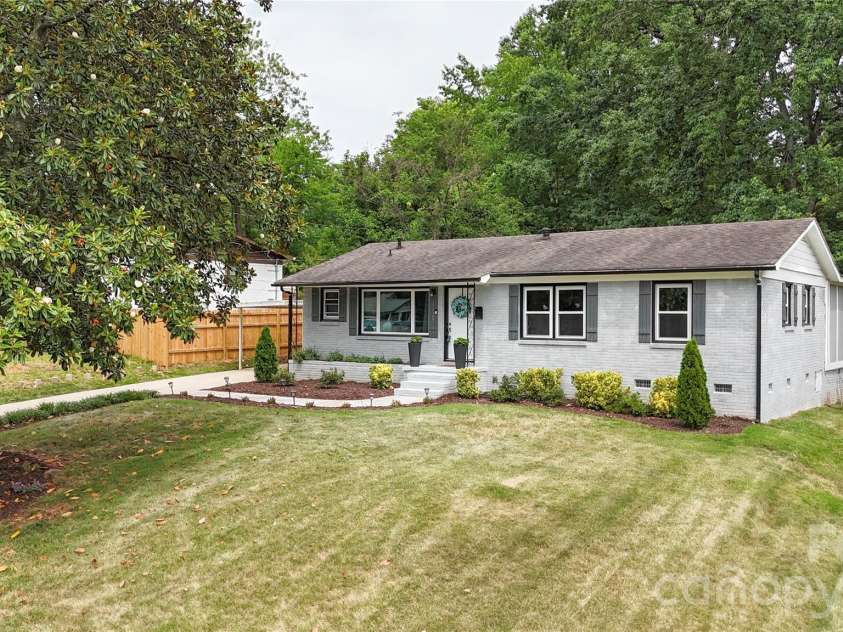 3629 Sargeant Drive, Charlotte, NC 28217.  MLS# CAR4393452, YatesRealty ID 33632. 