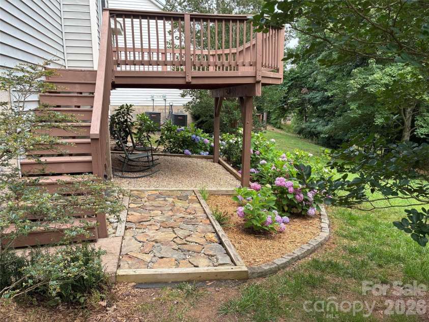 12025 Harmon Lane, Pineville, NC 28134.  MLS# CAR4395151, YatesRealty ID 33633. 