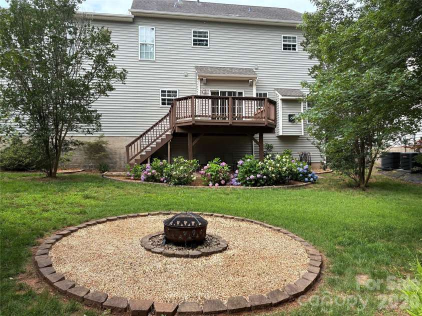 12025 Harmon Lane, Pineville, NC 28134.  MLS# CAR4395151, YatesRealty ID 33633. 