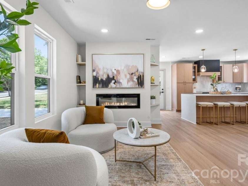 409 Scaleybark Road, Charlotte, NC 28209.  MLS# CAR4394547, YatesRealty ID 33634. 